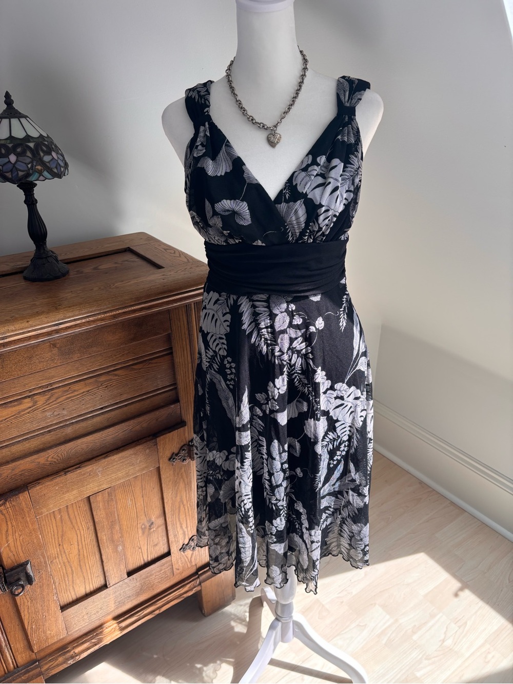 R&M Richards Floral Chiffon Dress 🖤